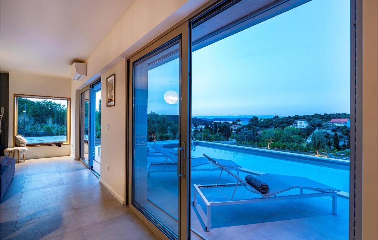 Nice Home In Zman With Outdoor Swimming Pool, Wifi And 3 Bedrooms * Zman