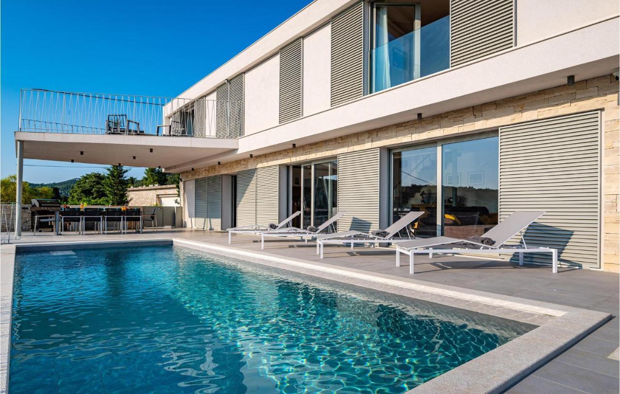 Vikendica Nice Home In Zman With Outdoor Swimming Pool, Wifi And 3 Bedrooms Zman